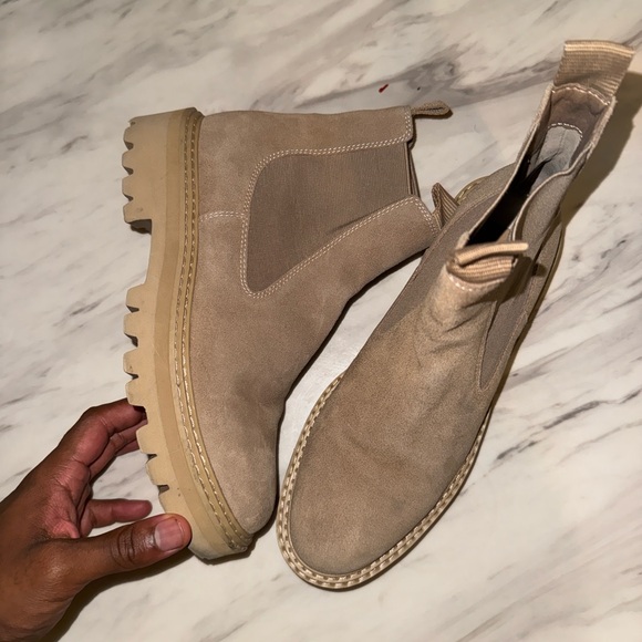 Women's Tan Chelsea Boots - Picture 3 of 4